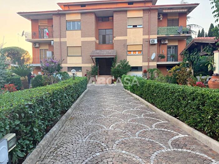 Appartamento trilocale in affitto in Via di Paganico, Semicentro, Velletri