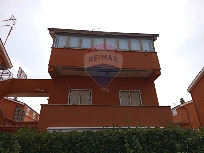 Appartamento trilocale in vendita in Via Aosta, Ardea