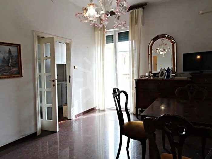 Appartamento con 5 locali in vendita in Via Carlo Zucchi, Bologna