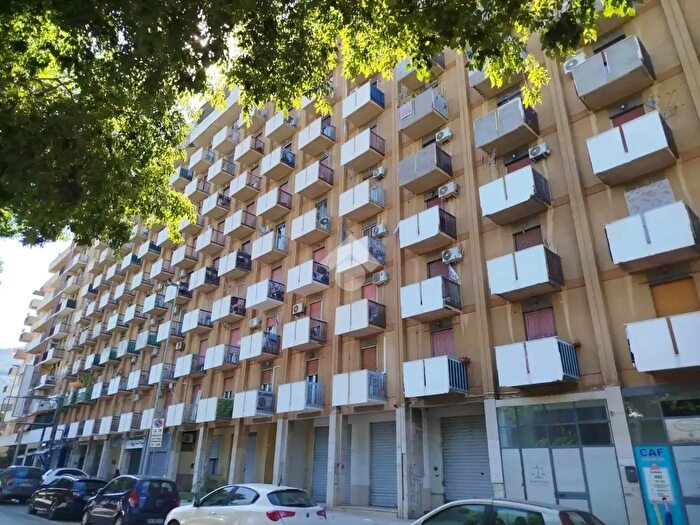 Appartamento con 5 locali in vendita in Via Luigi Einaudi, Palermo