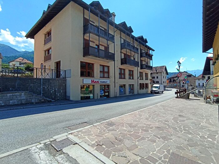 Appartamento trilocale in vendita in Ovaro