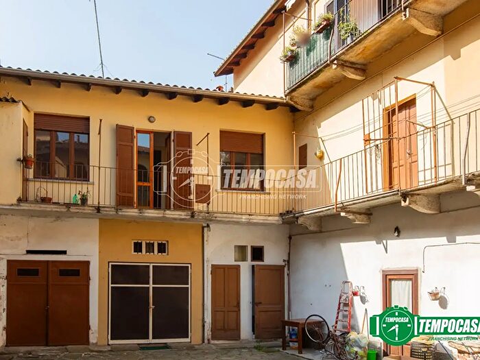Appartamento trilocale in vendita in Via Pozzolo, Oleggio