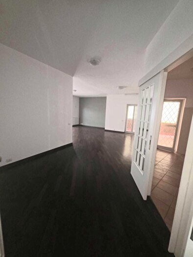 Appartamento con 7 locali in vendita in Viale Cortina dAmpezzo, Roma