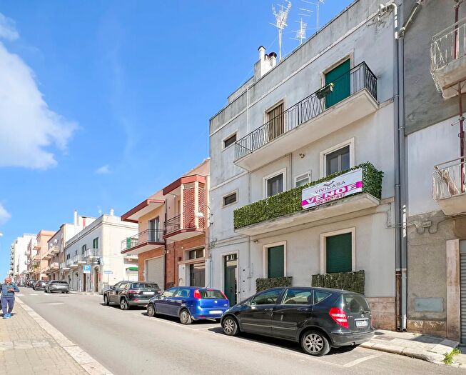 Appartamento trilocale in vendita in Via Nino Bixio Putignano, Putignano