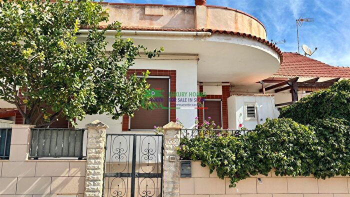 Appartamento trilocale in vendita in Via Ancona, Santa Croce Camerina