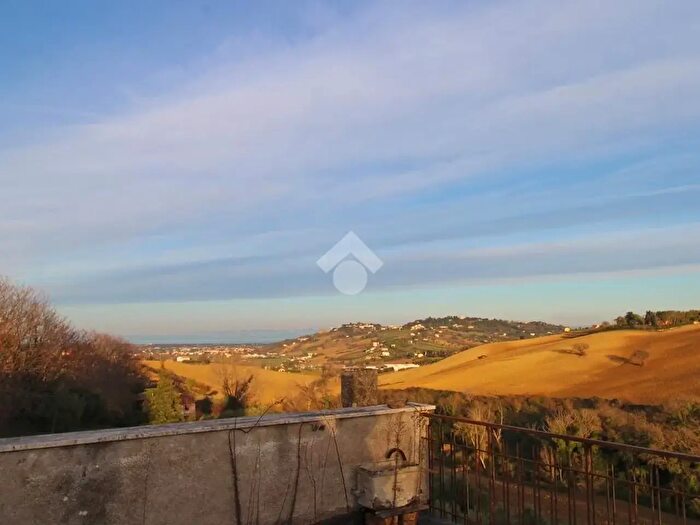 Casa quadrilocale in vendita in Contrada Addolorata, Recanati