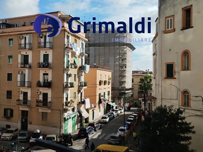 Appartamento quadrilocale in vendita in Napoli
