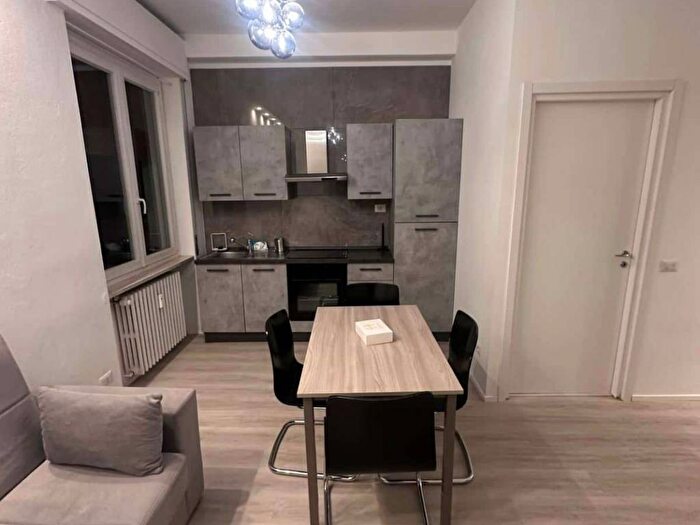 Appartamento bilocale in affitto in Via Giovanni Battista Sammartini, Cascina dei Pomi, Milano