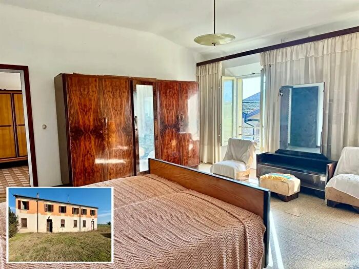 Casa con 16 locali in vendita in Via Raspona, Alfonsine