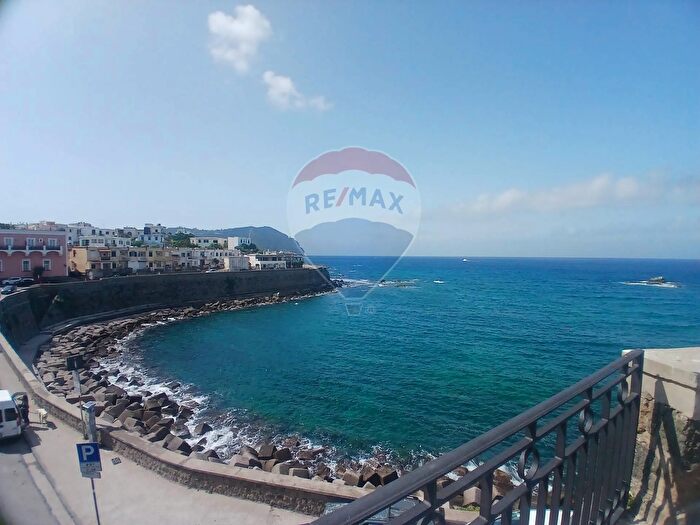 Appartamento bilocale in vendita in Via San Giovanni, Forio