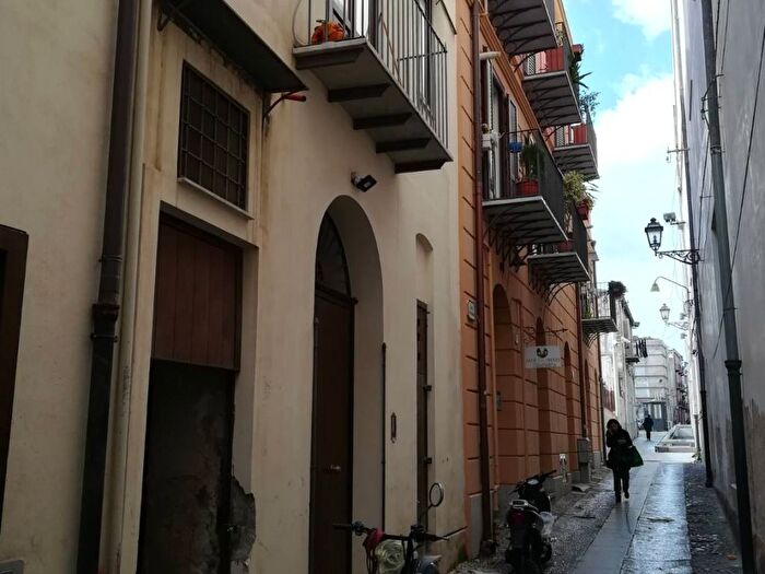 Appartamento bilocale in affitto in Vicolo dell'Abbadia, Tribunale, Palermo