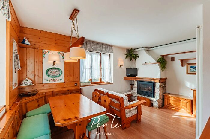 Appartamento quadrilocale in vendita in Via De Gasperi, Folgaria