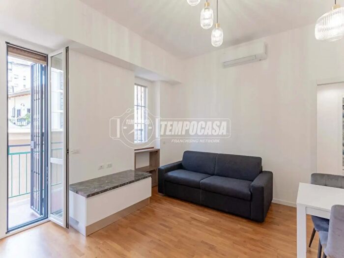 Appartamento trilocale in vendita in Via Romolo Bitti, Milano