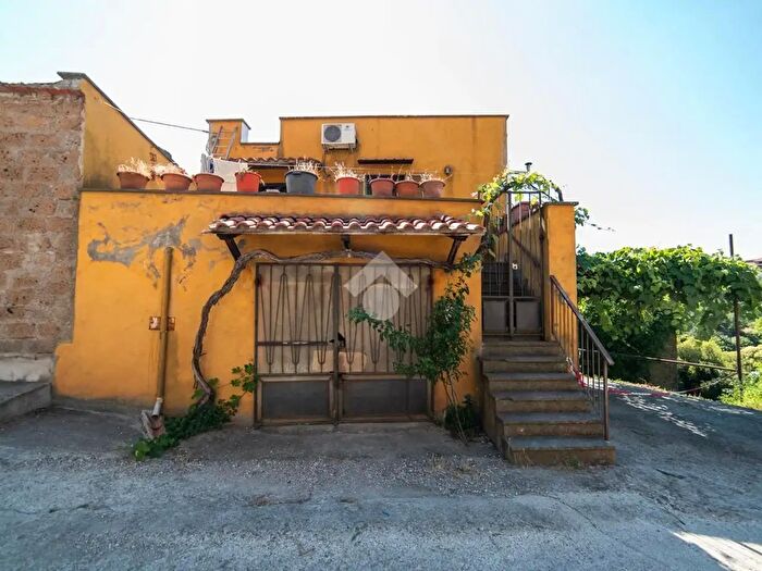 Appartamento trilocale in vendita in Strada Pierina, Viterbo