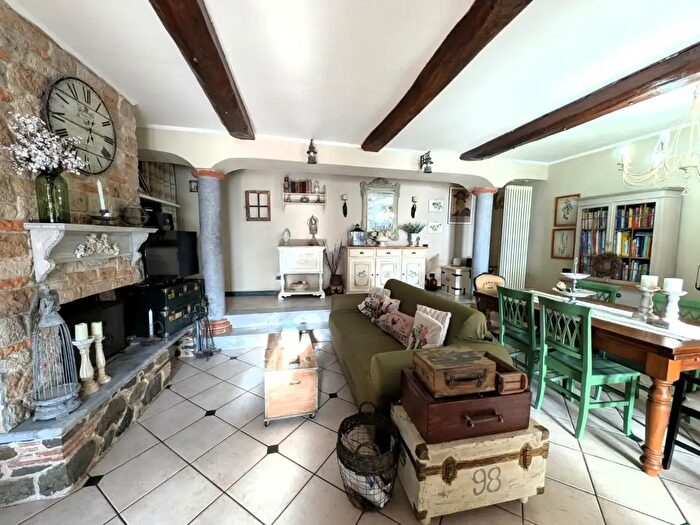 Casa con 5 locali in vendita in Carrara