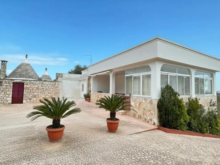 Casa con 6 locali in vendita in Strada Paretone, Martina Franca