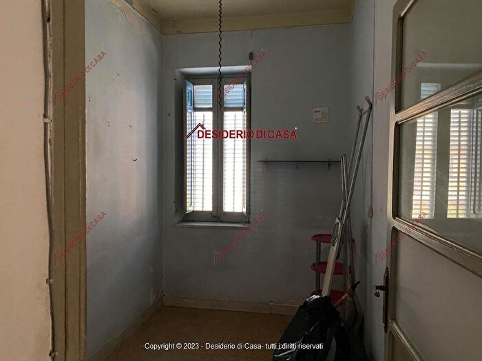 Appartamento con 5 locali in vendita in Campofelice Di Roccella