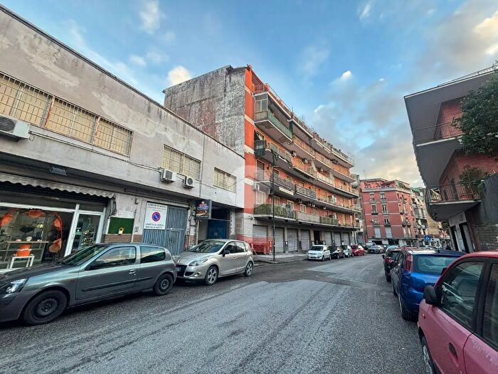 Appartamento quadrilocale in vendita in Via Udalrigo Masoni, Napoli