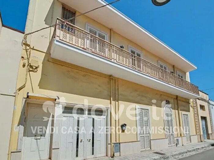 Appartamento con 6 locali in vendita in Via Luigi Cadorna, Trepuzzi