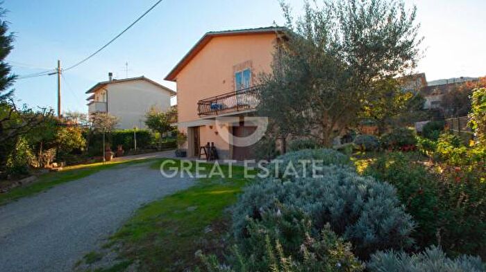 Casa con 6 locali in vendita in Via di Moggiano, Sarteano