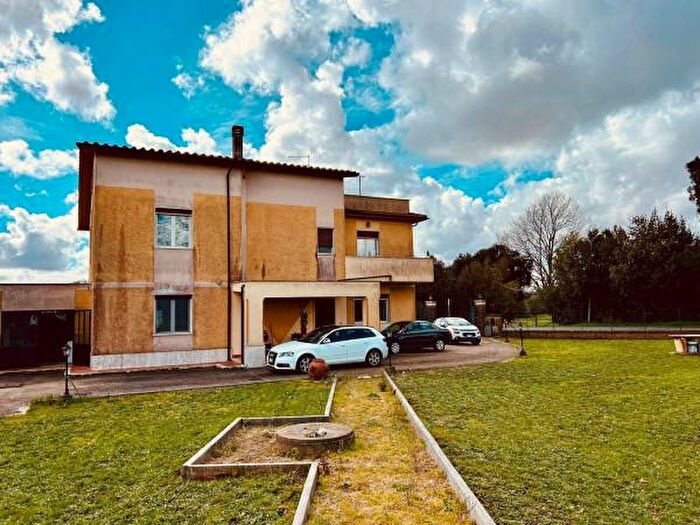 Appartamento trilocale in vendita in Via Braccianese Claudia, Bracciano