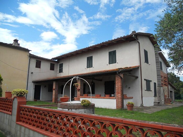 Casa con 7 locali in vendita in Ia Mazzei, Altopascio