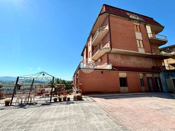 Appartamento trilocale in vendita in Via Tommaso Sillani, Otricoli