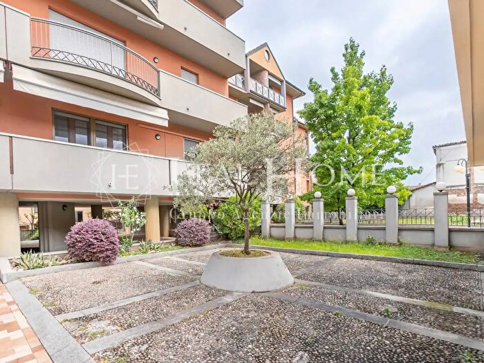 Appartamento quadrilocale in vendita in Circonvallazione Seriola, Caravaggio