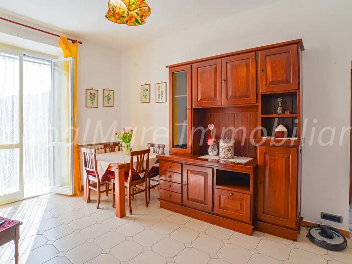 Appartamento quadrilocale in vendita in Via Torcello, Quiliano