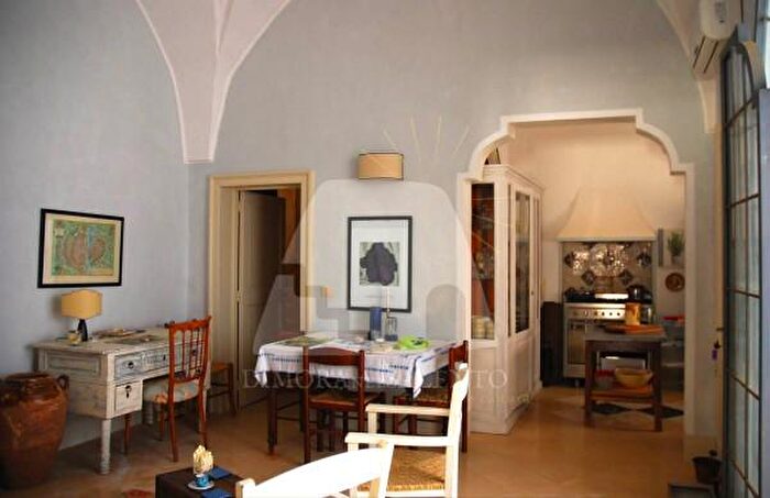 Casa con 5 locali in vendita in Vico Barone Vernaleone, Miggiano