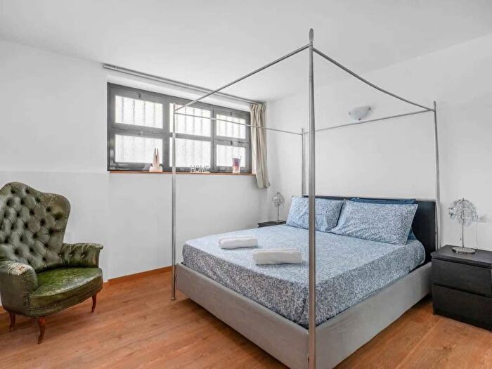 Appartamento bilocale in affitto in Via Privata Pomezia, Pasteur, Milano