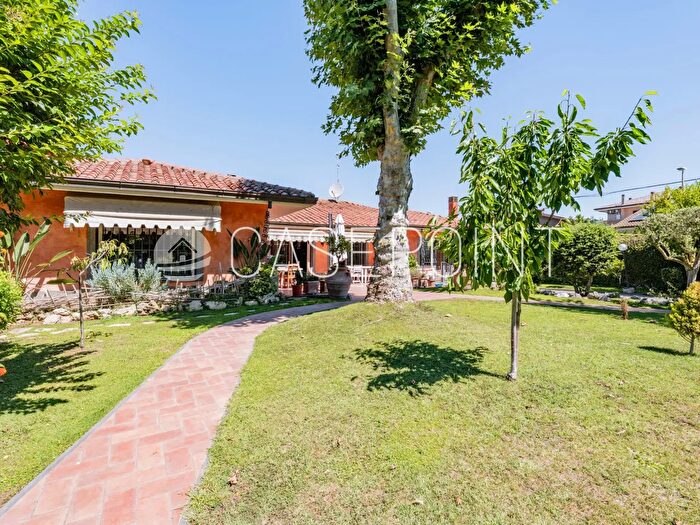 Casa con 5 locali in vendita in Via Victor De Sabata, Roma