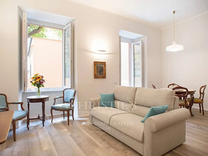 Appartamento bilocale in affitto in Piazza Sannazzaro, Napoli