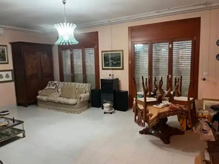 Appartamento con 6 locali in vendita in Via Sigmund Freud, Siracusa