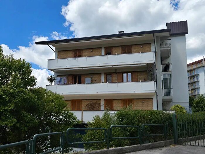 Appartamento quadrilocale in vendita in Via De Venuta, Avellino