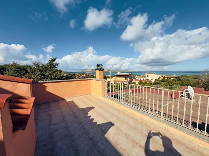 Casa quadrilocale in vendita in Rocca Ruja, Stintino