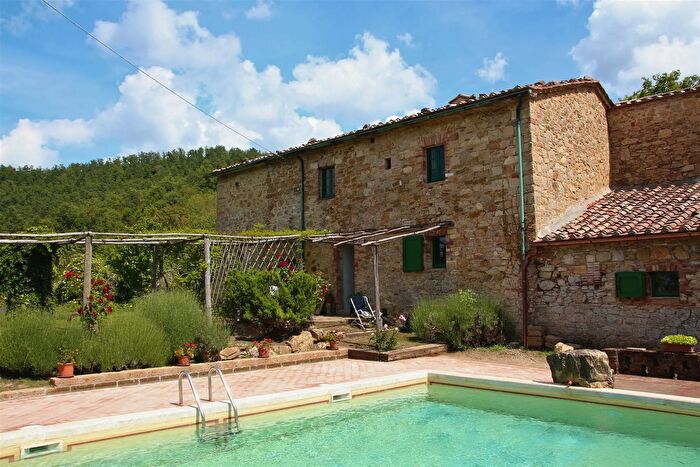 Casa con 10 locali in vendita in Strada di Anqua, Radicondoli