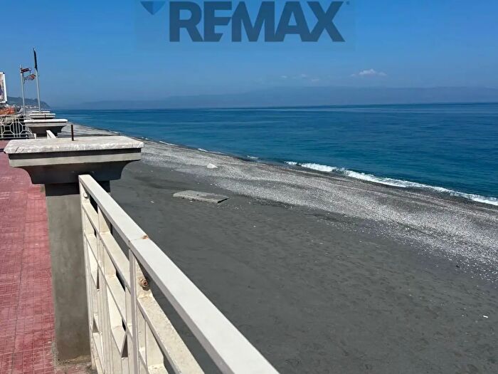 Appartamento trilocale in vendita in Furci Siculo