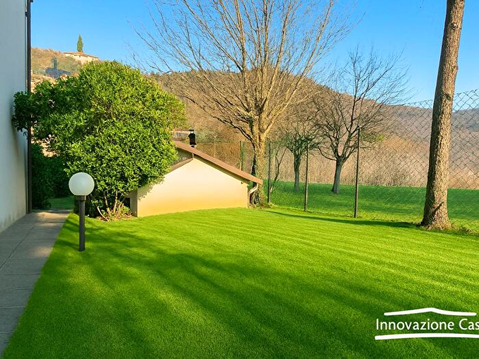 Casa con 5 locali in affitto in Via Salvo DAcquisto, Monte San Pietro