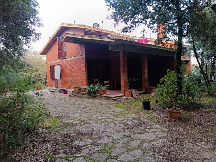 Casa con 6 locali in vendita in Via del Ginepro, Perugia