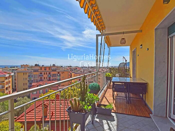 Appartamento quadrilocale in vendita in Regione San Rocco, Alassio