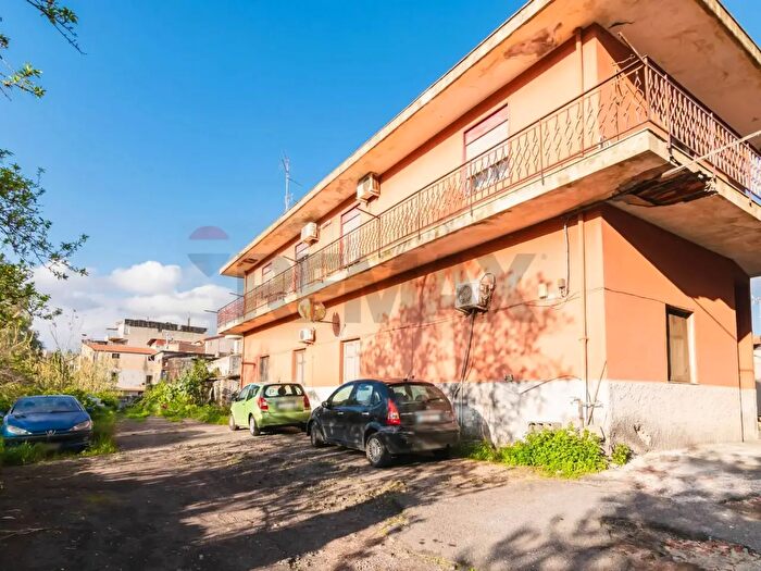 Casa con 6 locali in vendita in Via Palermo, Catania