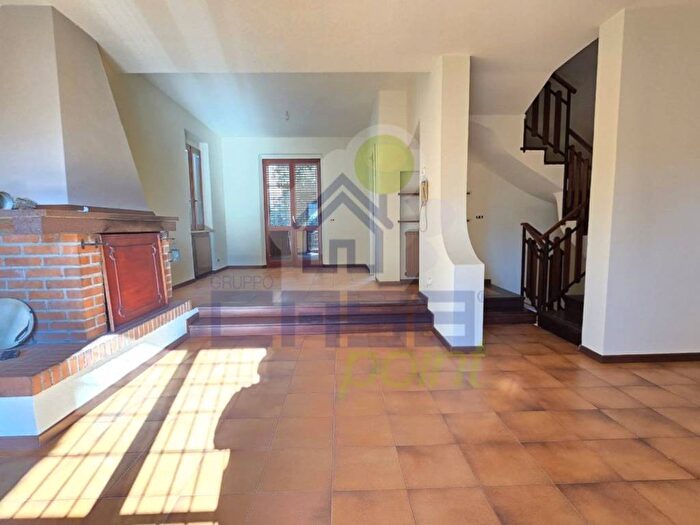 Casa quadrilocale in affitto in via Vittorio venetopizzighettone, Centro, Pizzighettone