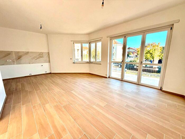 Casa con 5 locali in affitto in Via Brandizzo, Centro, San Mauro Torinese