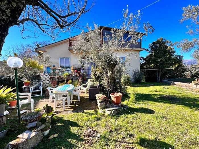 Casa con 6 locali in vendita in Contrada Casale Arpino Frosinone, Arpino