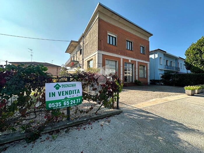 Casa con 5 locali in vendita in Via Risorgimento, San Giacomo Delle Segnate