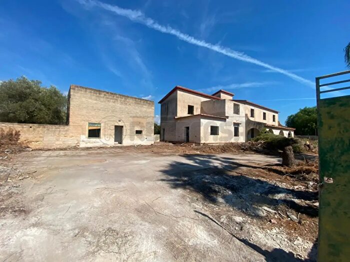 Casa con 16 locali in vendita in Mazara Del Vallo