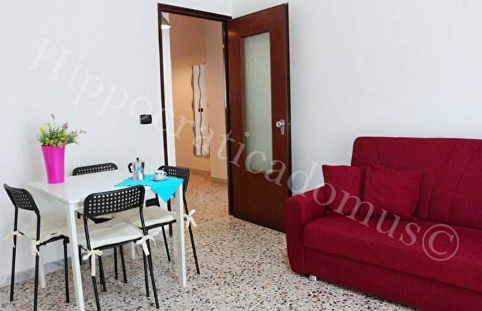 Appartamento bilocale in affitto in Via Filippo Sciaraffia, Torrione, Salerno