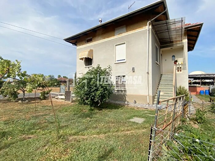 Casa quadrilocale in vendita in Via Giovanni Amendola, Cossato
