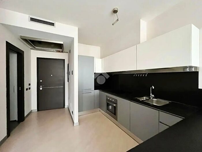 Appartamento bilocale in affitto in Largo Caleotto, Lecco